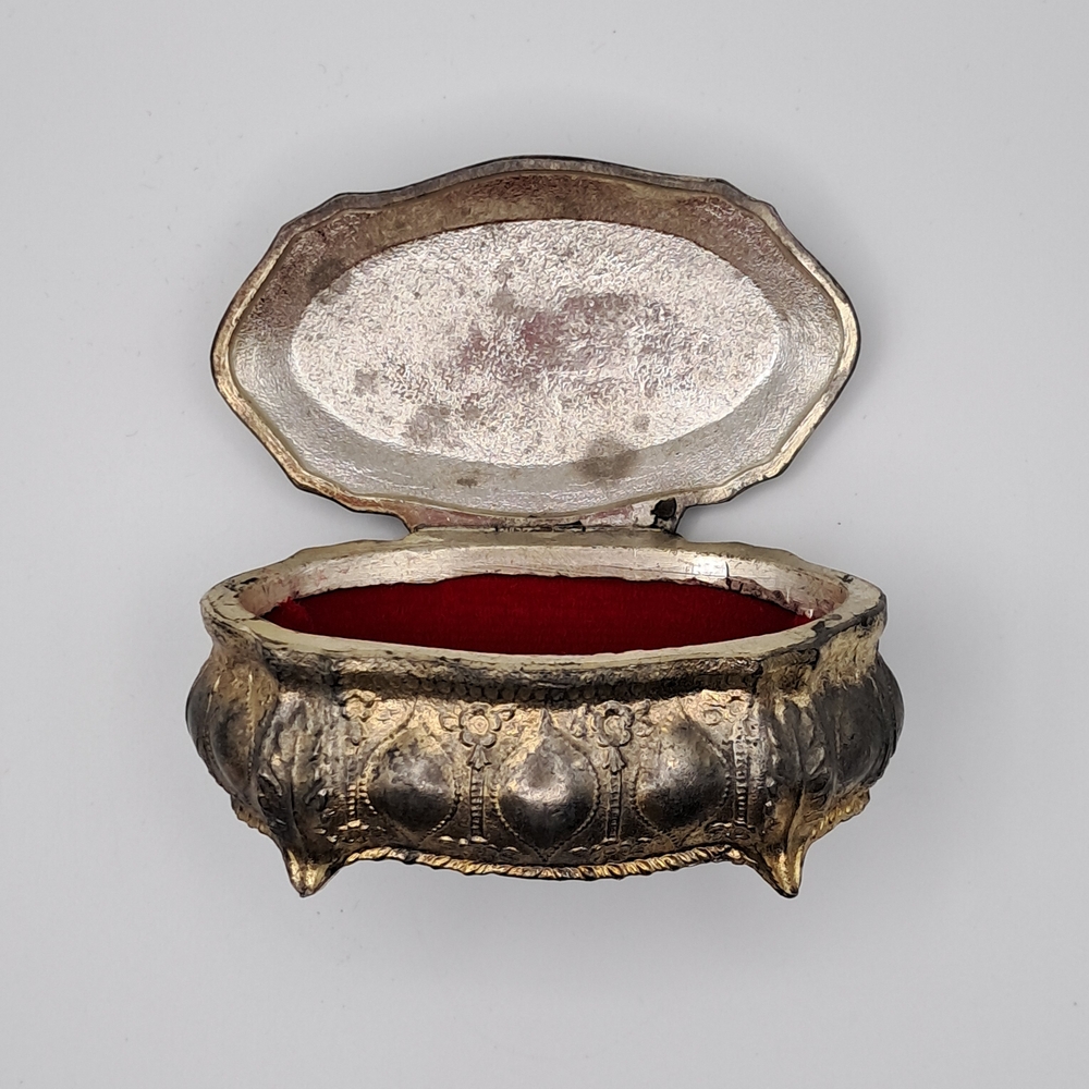 ​Vintage Silver-Tone Ornate Footed Trinket Jewelry Box - Pastoral Farm Scene​